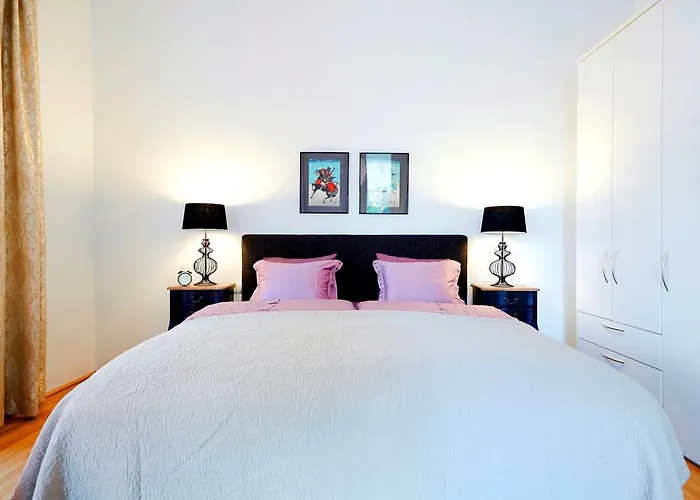 Apartment Theresiengasse *
